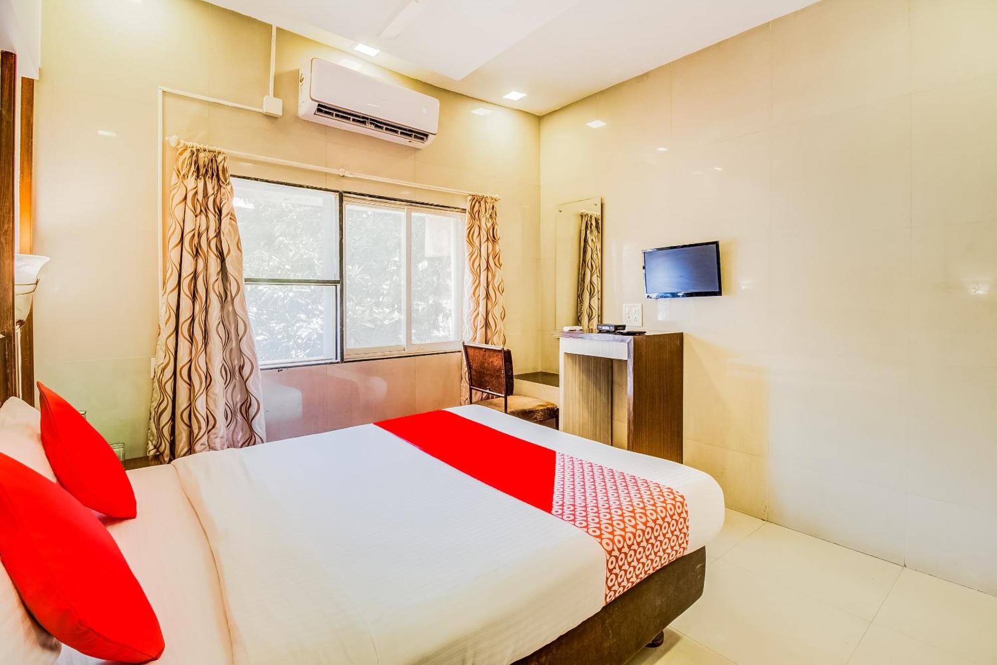 Super Collection O Panchratna Hotel Панвел Екстериор снимка